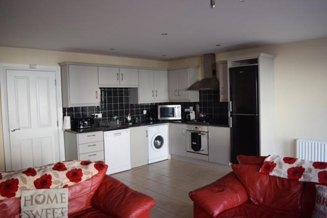 46 West Avenue Apartment *